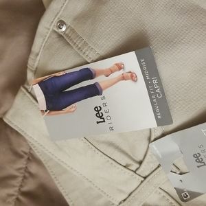 Lee Riders mid rise tan capri jeans  18